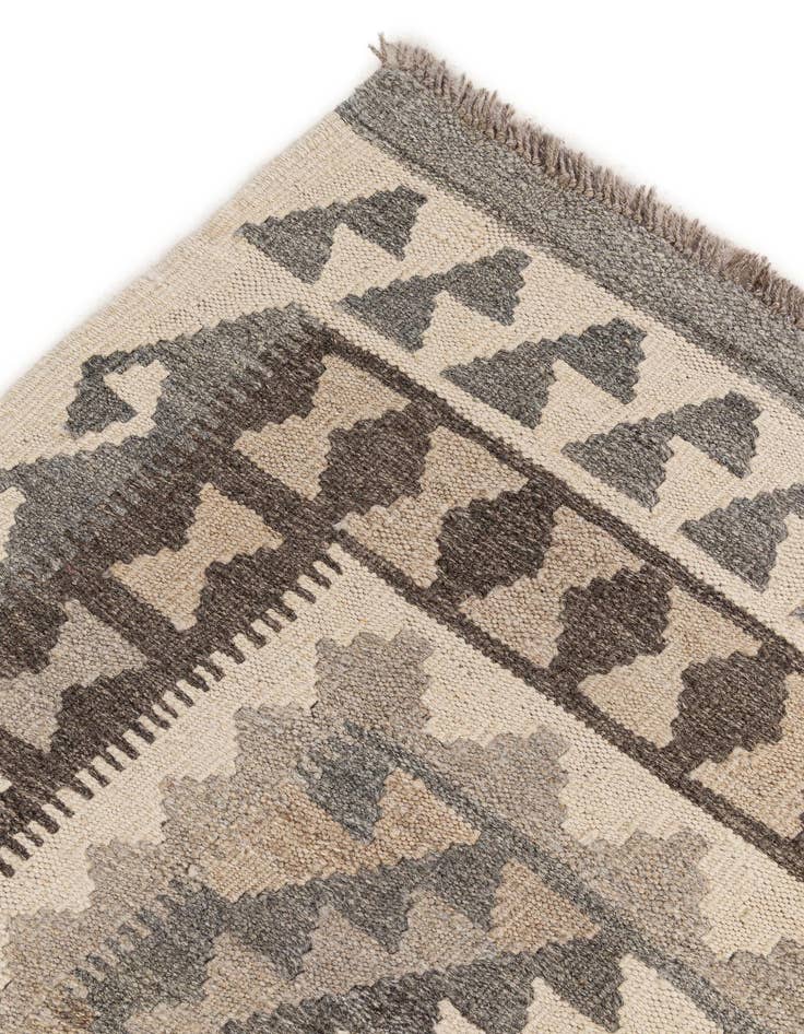 Detail image of 5' 1 x 6' 9  Hand Woven Kilim Maymana Wool Rug