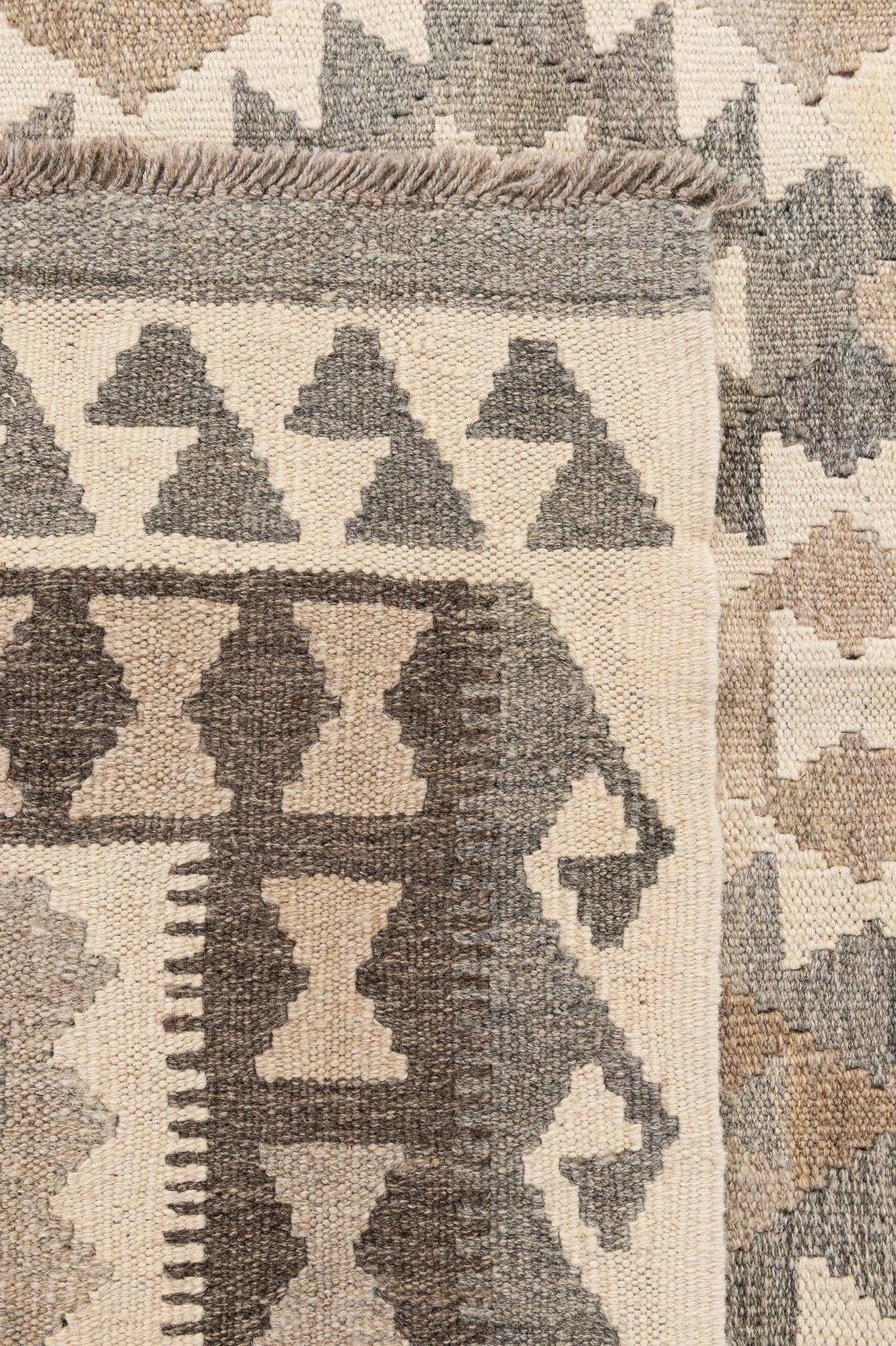 5' 1 x 6' 9 Hand Woven Kilim Maymana Wool Rug