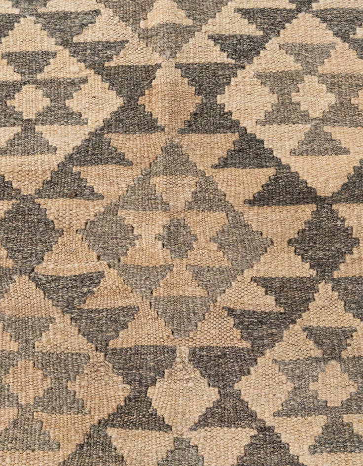 Detail image of 4' 11 x 6' 11  Hand Woven Kilim Maymana Wool Rug