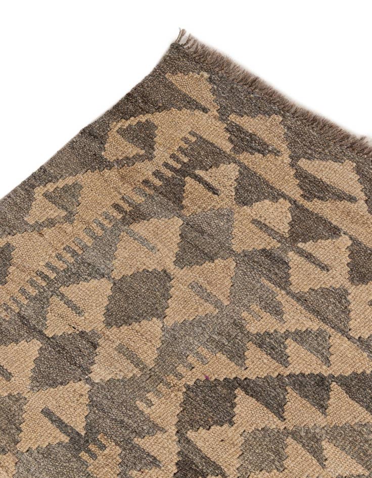 Detail image of 4' 11 x 6' 11  Hand Woven Kilim Maymana Wool Rug