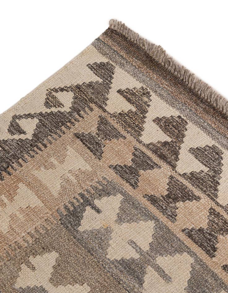 Detail image of 4' 11 x 6' 9  Hand Woven Kilim Maymana Wool Rug