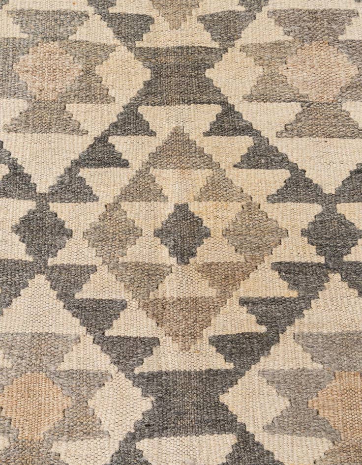 Detail image of 4' 11 x 6' 9  Hand Woven Kilim Maymana Wool Rug