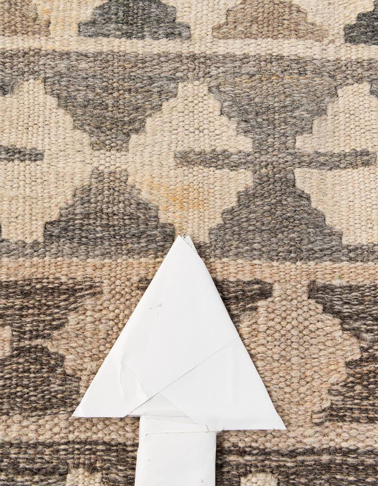 Detail image of 4' 11 x 6' 9  Hand Woven Kilim Maymana Wool Rug