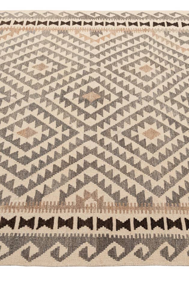 Detail image of 5' 3 x 6' 8 Hand Woven Kilim Maymana Wool Rug