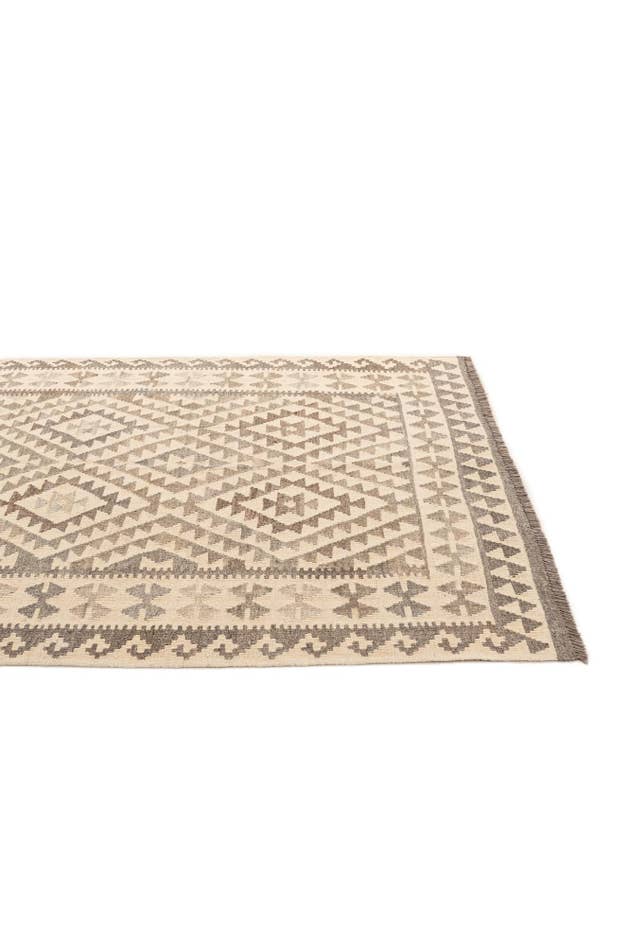 Detail image of 5' 1 x 6' 8 Hand Woven Kilim Maymana Wool Rug