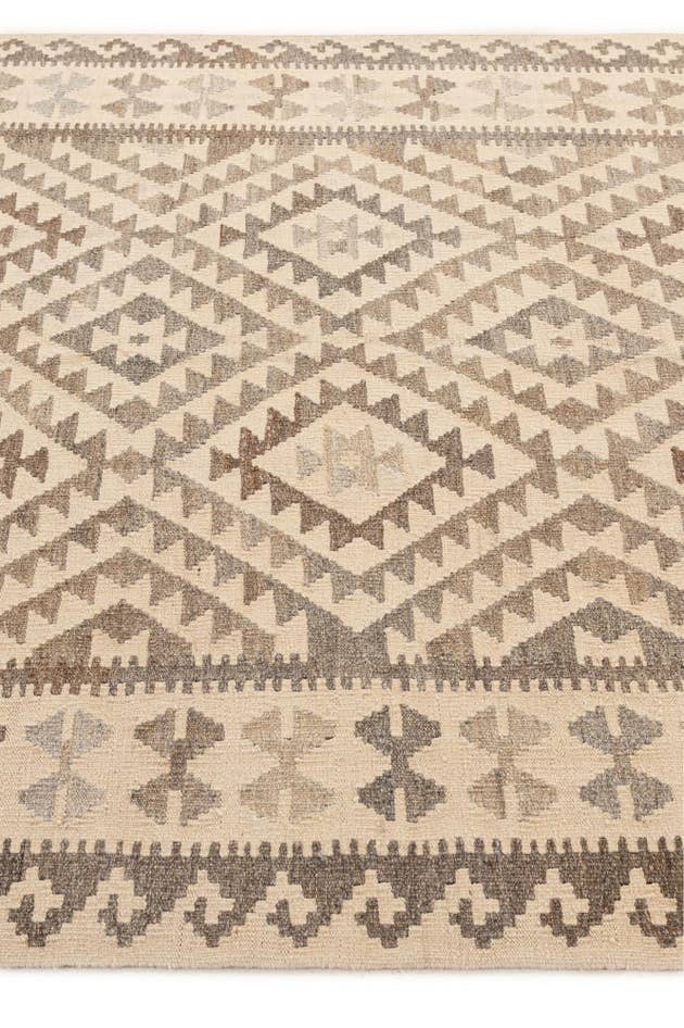 Detail image of 5' 1 x 6' 8 Hand Woven Kilim Maymana Wool Rug
