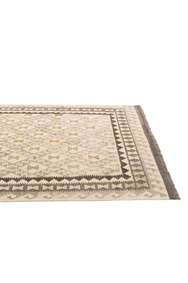 Detail image of 5' 3 x 6' 8 Hand Woven Kilim Maymana Wool Rug