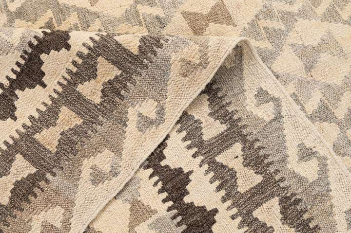 5' 3 x 6' 8 Hand Woven Kilim Maymana Wool Rug