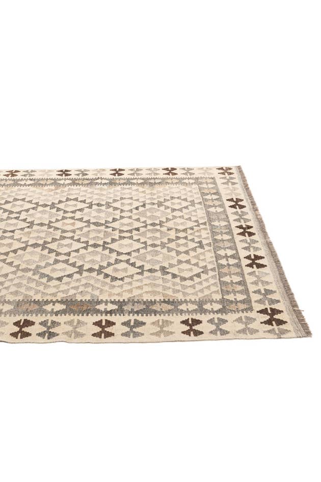 Detail image of 5' 2 x 6' 8 Hand Woven Kilim Maymana Wool Rug