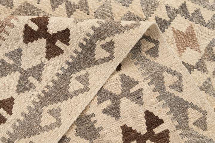 5' 3 x 6' 8 Hand Woven Kilim Maymana Wool Rug