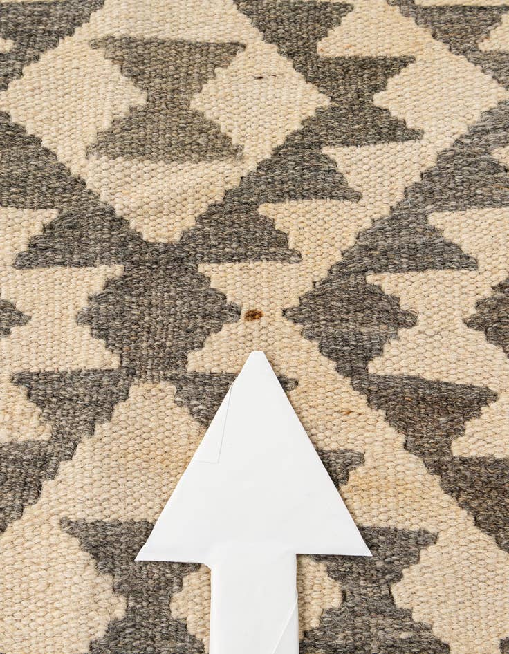 Detail image of 5' 2 x 6' 9  Hand Woven Kilim Maymana Wool Rug