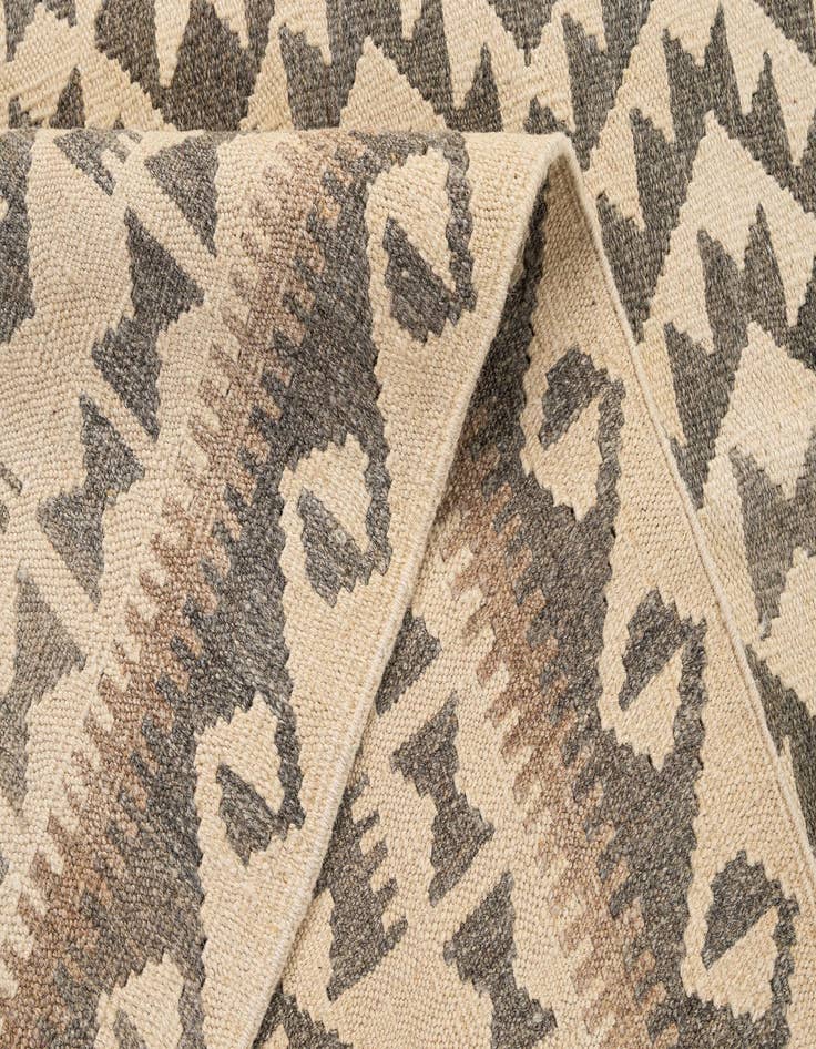 Detail image of 5' 2 x 6' 9  Hand Woven Kilim Maymana Wool Rug