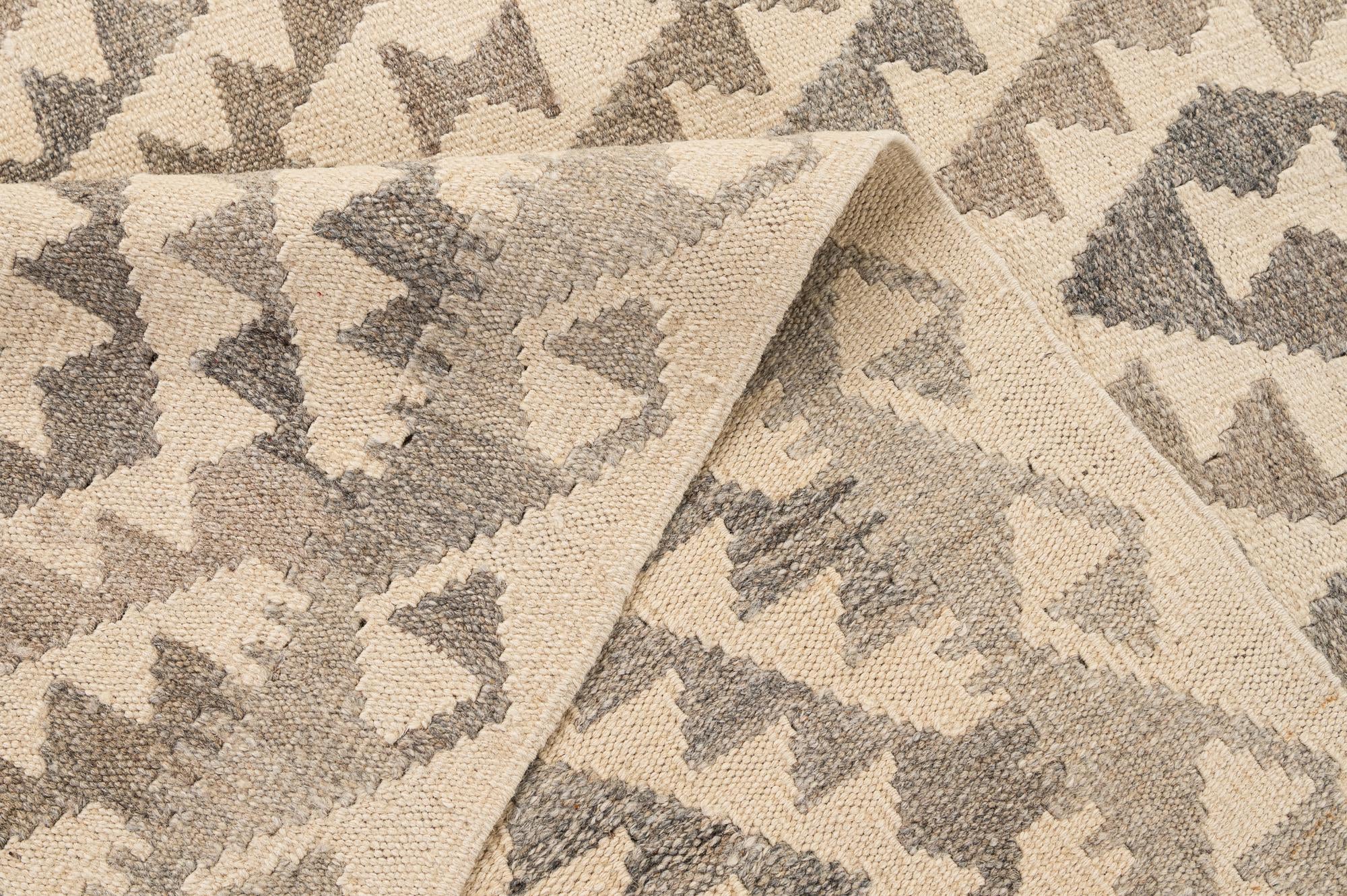 5' 3 x 6' 7 Hand Woven Kilim Maymana Wool Rug