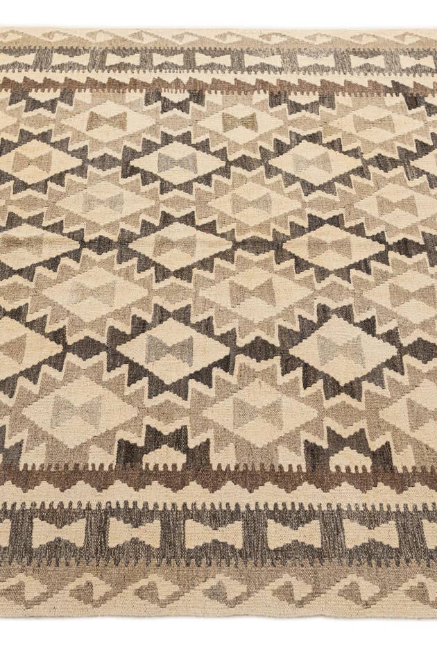 Detail image of 5' 2 x 6' 9 Hand Woven Kilim Maymana Wool Rug