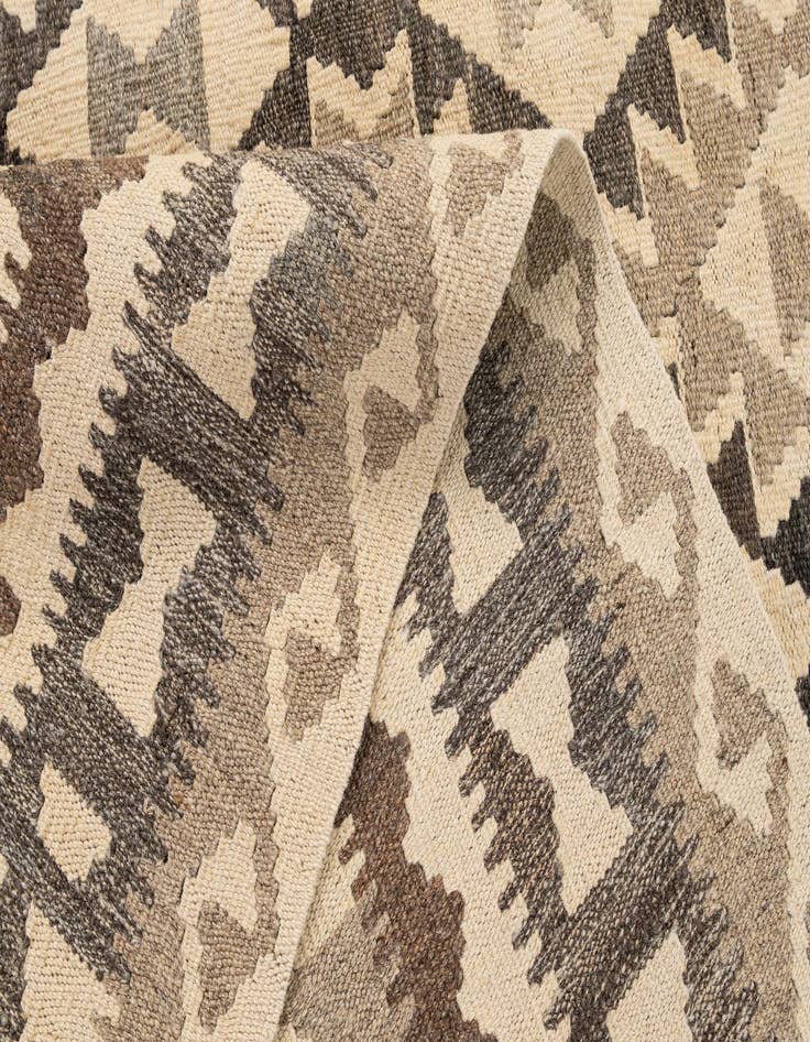 Detail image of 5' 2 x 6' 9  Hand Woven Kilim Maymana Wool Rug