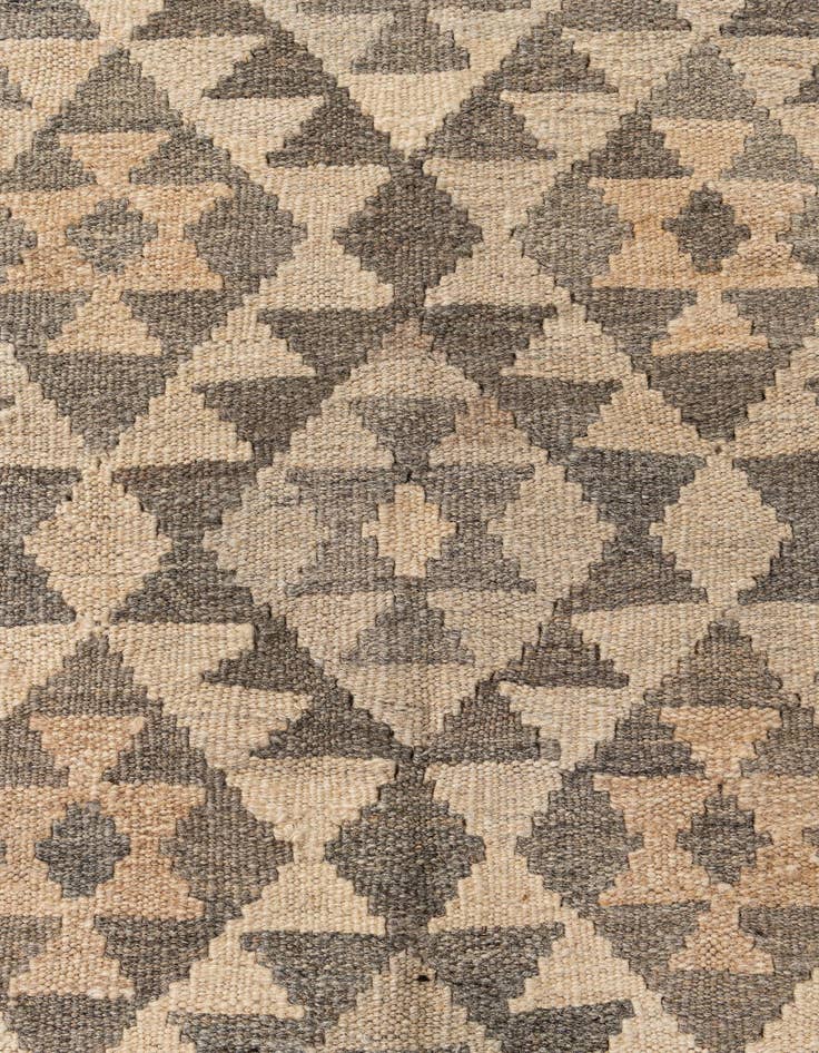Detail image of 5' 2 x 6' 11  Hand Woven Kilim Maymana Wool Rug