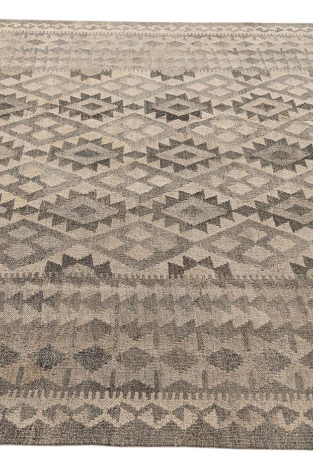 Detail image of 6' 9 x 9' 7 Hand Woven Kilim Maymana Wool Rug