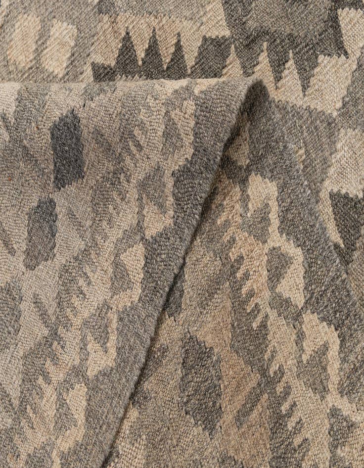 Detail image of 6' 9 x 9' 7  Hand Woven Kilim Maymana Wool Rug