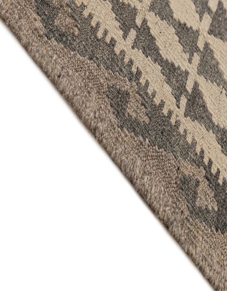 Detail image of 6' 8 x 9' 7  Hand Woven Kilim Maymana Wool Rug