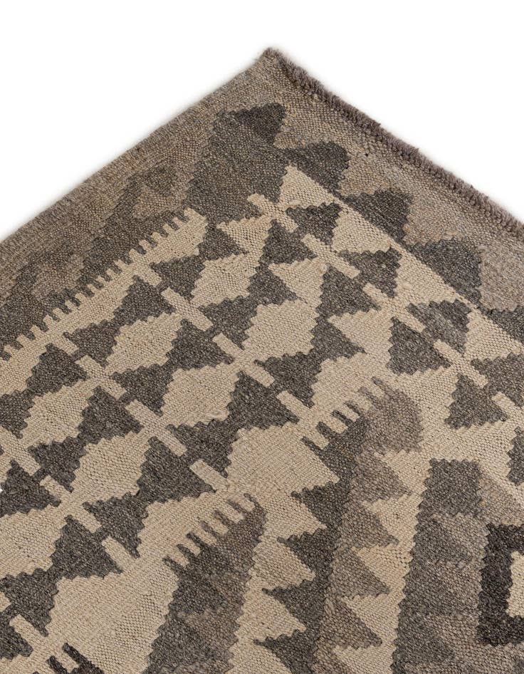 Detail image of 6' 8 x 9' 7  Hand Woven Kilim Maymana Wool Rug