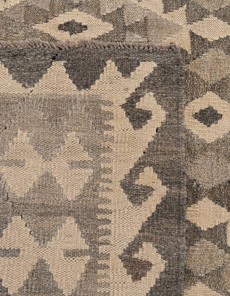 Detail image of 6' 8 x 9' 7  Hand Woven Kilim Maymana Wool Rug