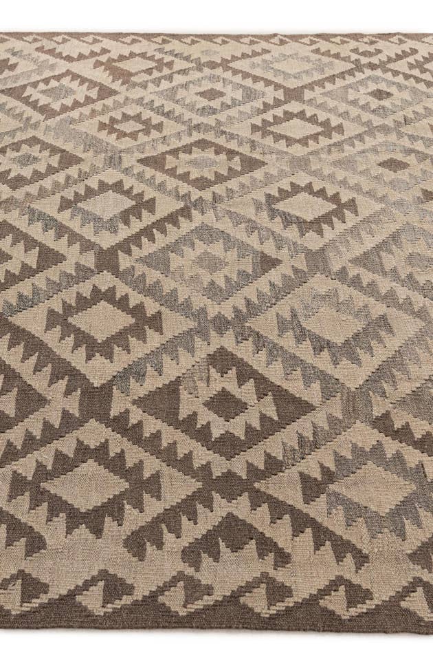 Detail image of 6' 5 x 9' 9 Hand Woven Kilim Maymana Wool Rug