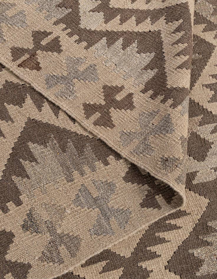 Detail image of 6' 8 x 9' 10  Hand Knotted Kilim Maymana Wool Rug