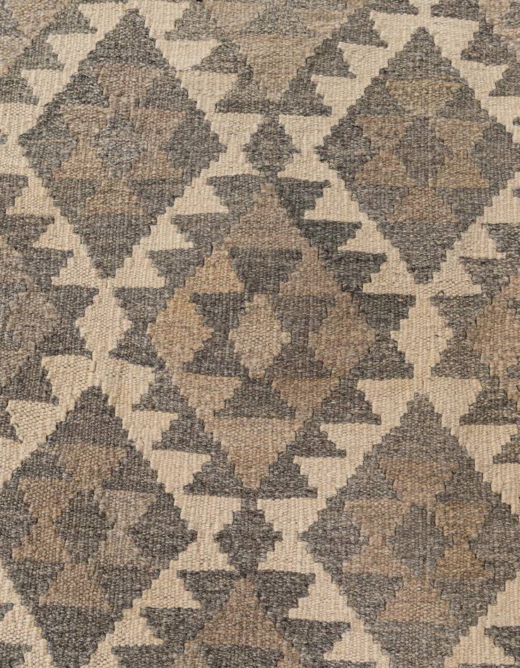 Detail image of 6' 8 x 9' 10  Hand Woven Kilim Maymana Wool Rug
