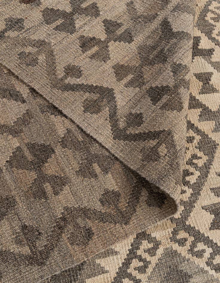 Detail image of 6' 8 x 9' 8  Hand Woven Kilim Maymana Wool Rug