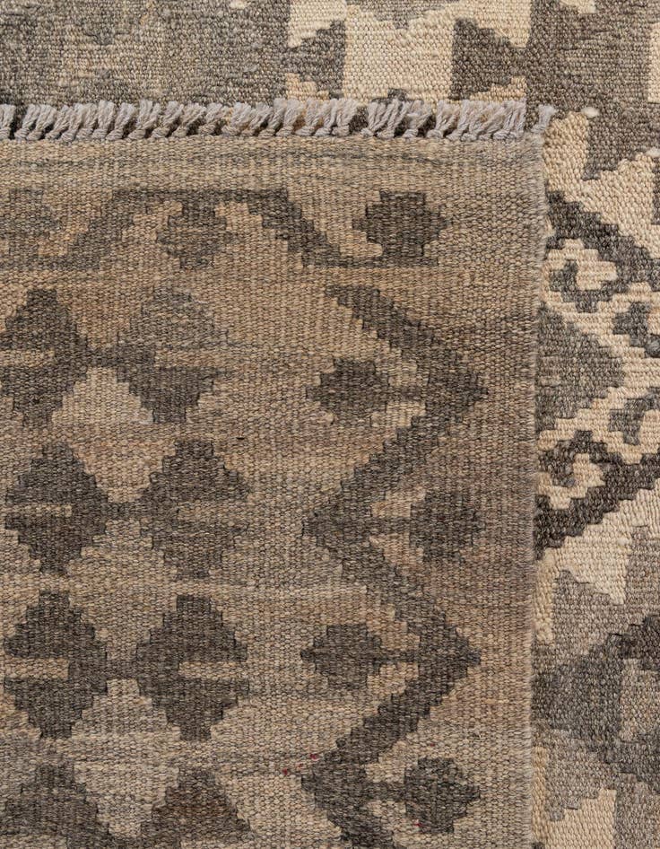 Detail image of 6' 8 x 9' 8  Hand Woven Kilim Maymana Wool Rug