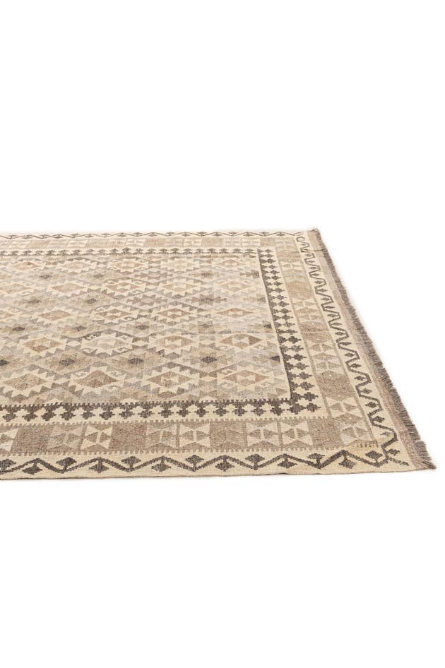 Detail image of 6' 9 x 9' 11 Hand Woven Kilim Maymana Wool Rug