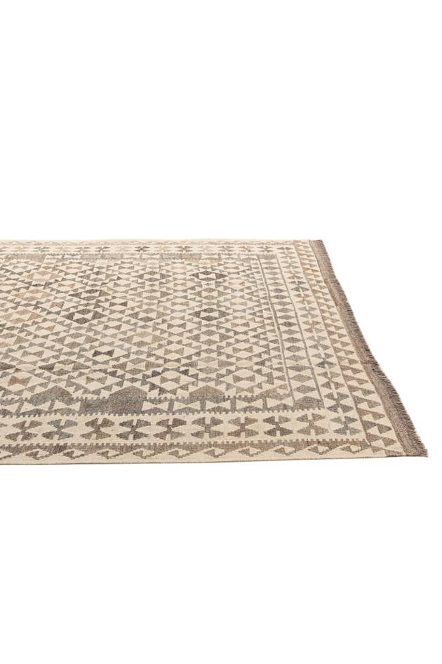 Detail image of 6' 7 x 10' Hand Woven Kilim Maymana Wool Rug