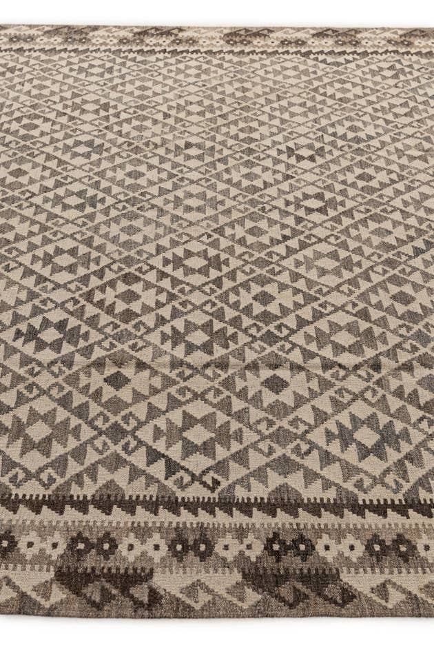 Detail image of 6' 11 x 9' 11 Hand Woven Kilim Maymana Wool Rug