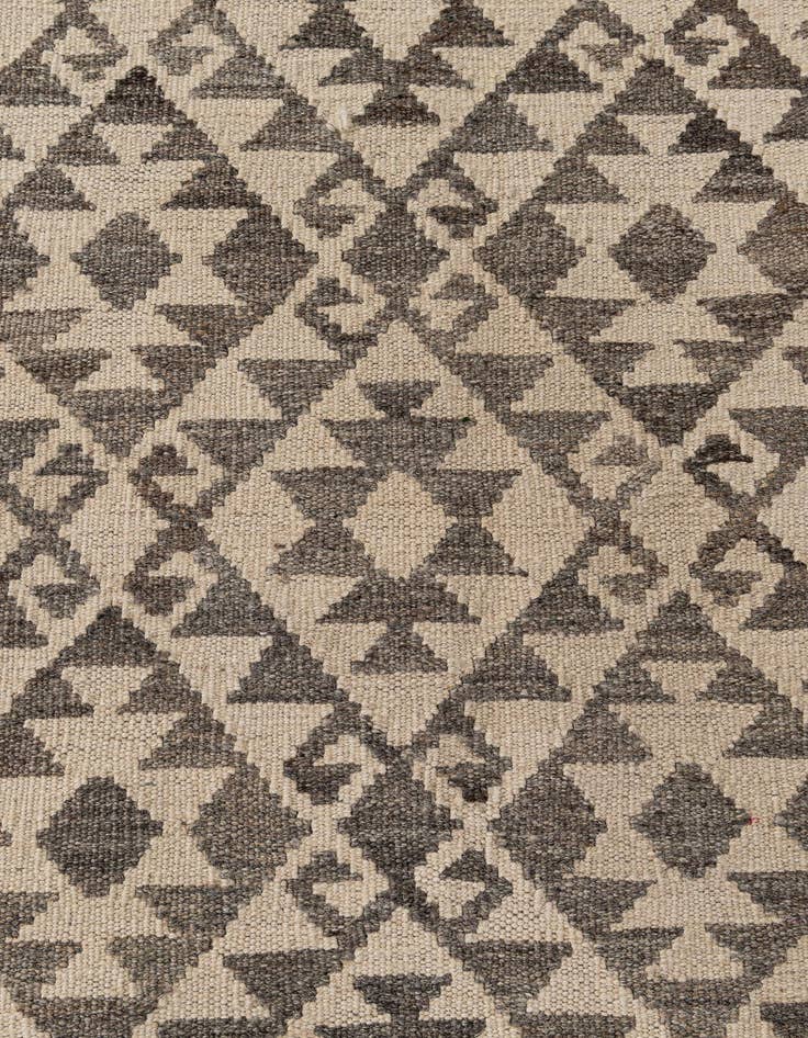 Detail image of 6' 11 x 9' 11  Hand Woven Kilim Maymana Wool Rug