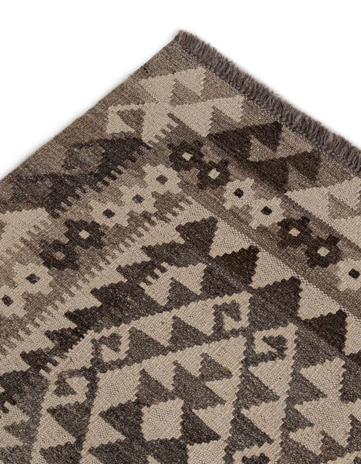 Detail image of 6' 11 x 9' 11  Hand Woven Kilim Maymana Wool Rug