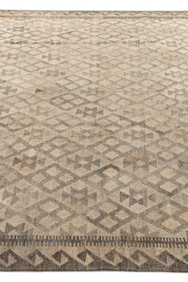 Detail image of 7' 2 x 9' 11 Hand Woven Kilim Maymana Wool Rug