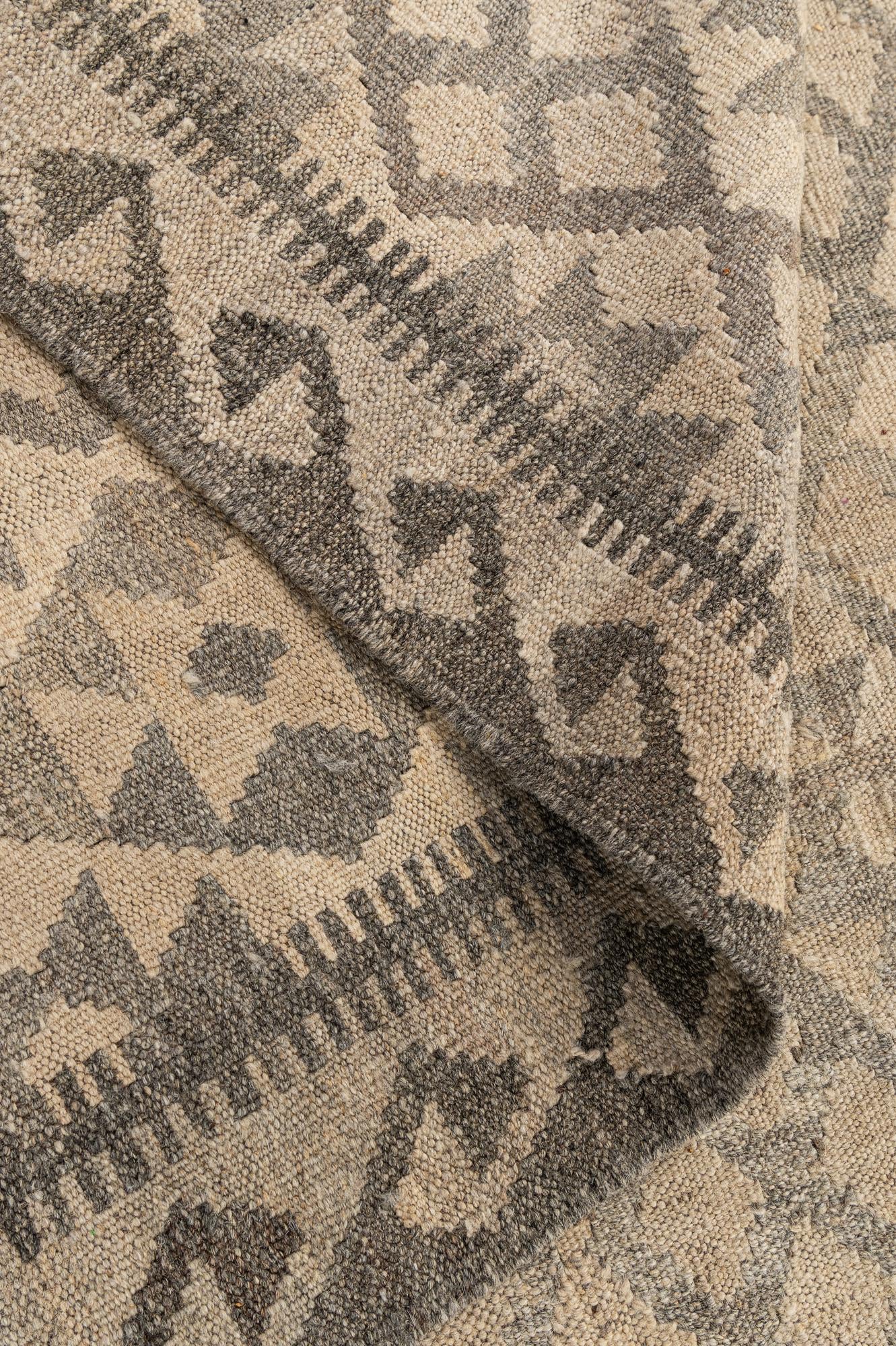 7' 2 x 9' 11 Hand Woven Kilim Maymana Wool Rug
