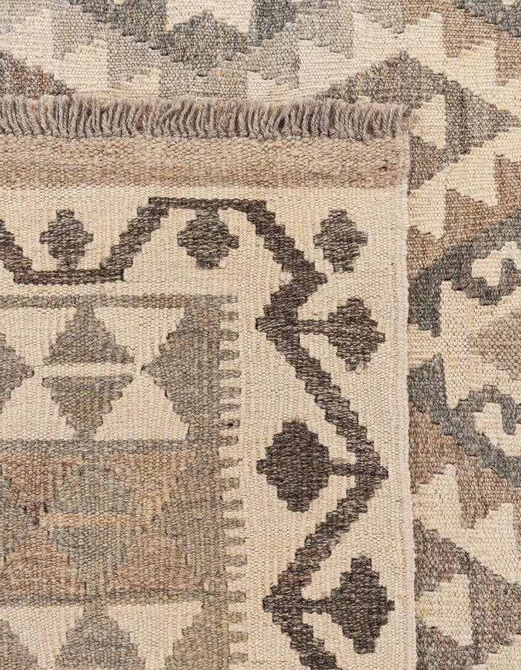 Detail image of 6' 11 x 9' 11  Hand Woven Kilim Maymana Wool Rug