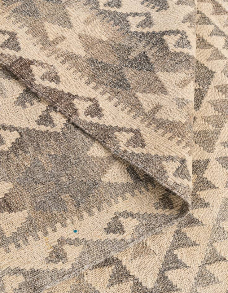 Detail image of 6' 10 x 9' 10  Hand Woven Kilim Maymana Wool Rug