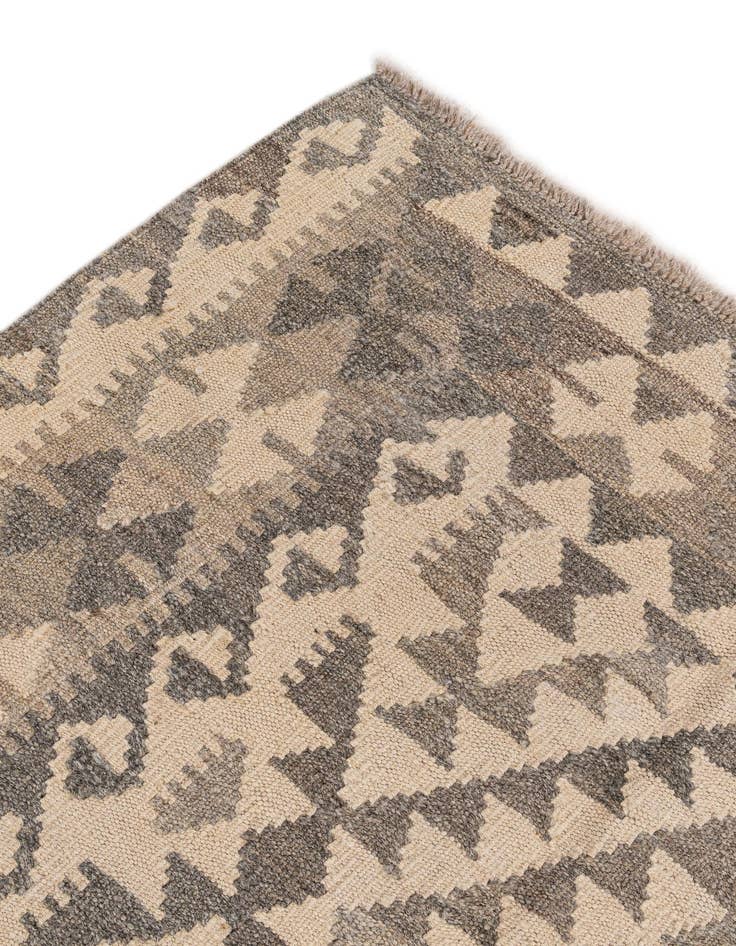 Detail image of 6' 10 x 9' 10  Hand Woven Kilim Maymana Wool Rug