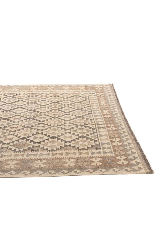 Detail image of 6' 9 x 9' 10 Hand Woven Kilim Maymana Wool Rug