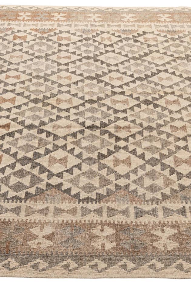 Detail image of 6' 9 x 9' 10 Hand Woven Kilim Maymana Wool Rug