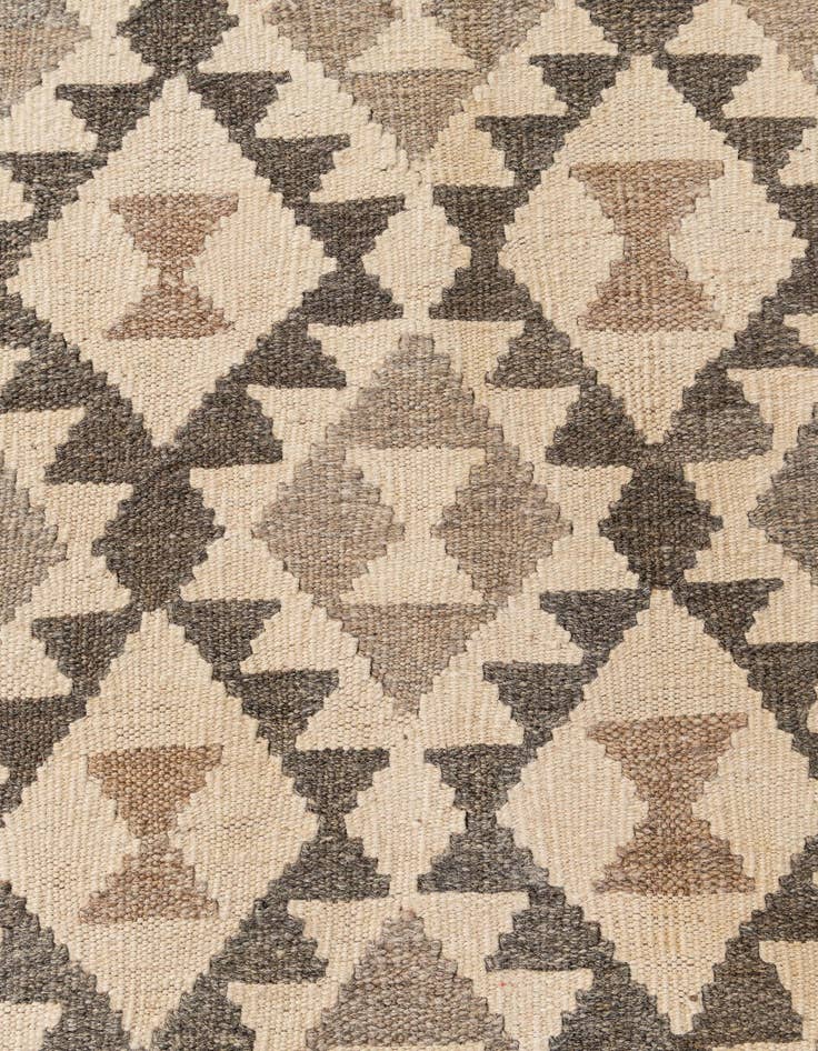 Detail image of 6' 9 x 9' 10  Hand Woven Kilim Maymana Wool Rug