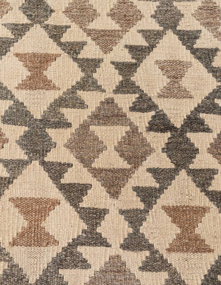 Detail image of 6' 9 x 9' 11  Hand Woven Kilim Maymana Wool Rug