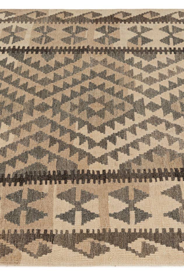 Detail image of 3' 5 x 5' 6 Hand Woven Kilim Maymana Wool Rug