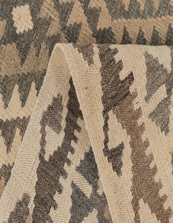 Detail image of 3' 5 x 5' 6  Hand Woven Kilim Maymana Wool Rug