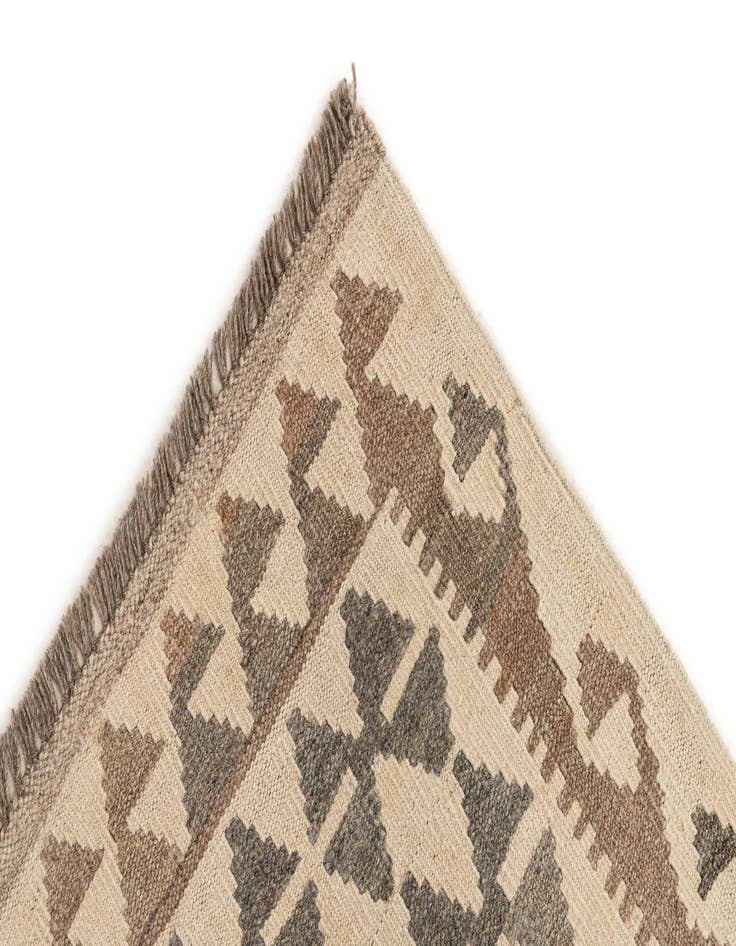 Detail image of 3' 5 x 5' 6  Hand Woven Kilim Maymana Wool Rug