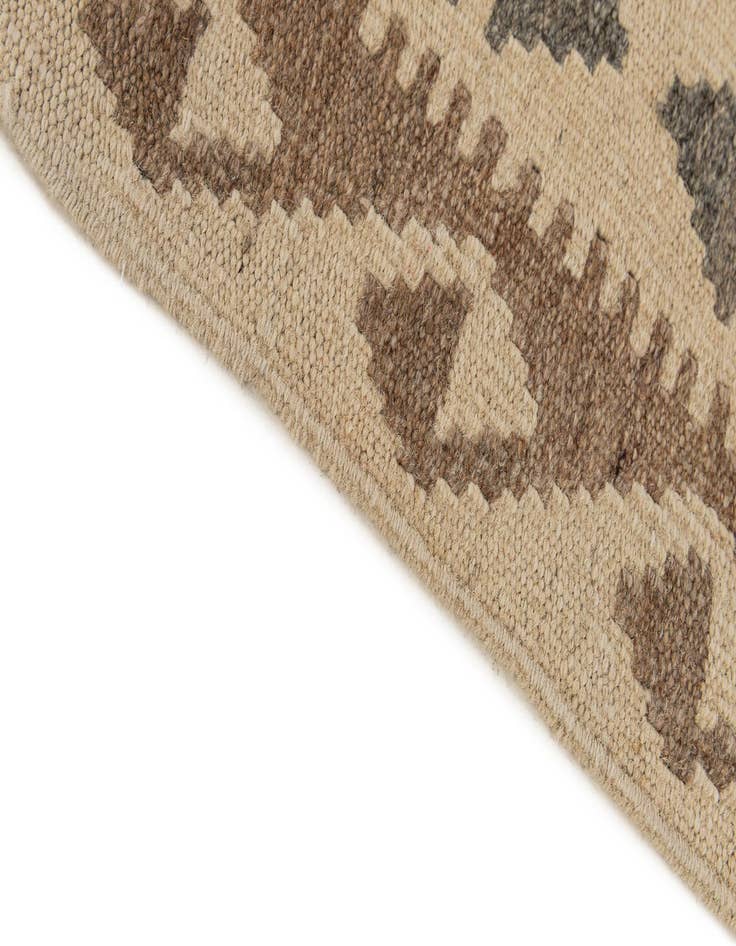 Detail image of 3' 5 x 5' 9  Hand Woven Kilim Maymana Wool Rug