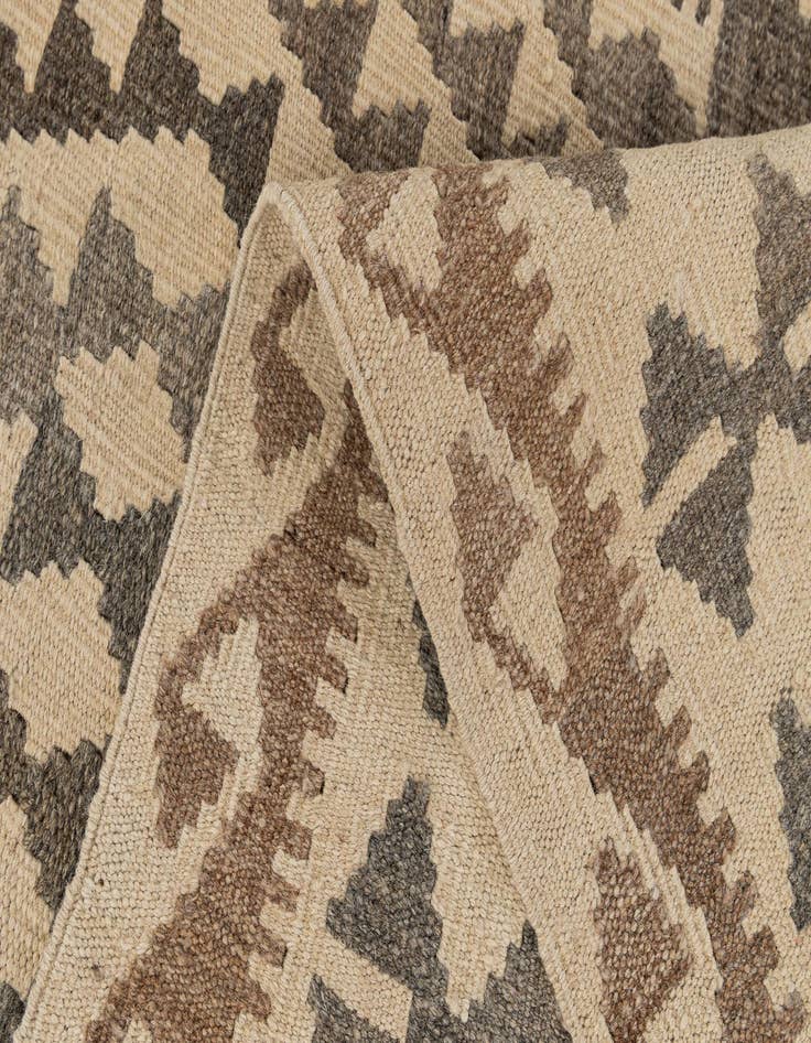 Detail image of 3' 5 x 5' 9  Hand Woven Kilim Maymana Wool Rug