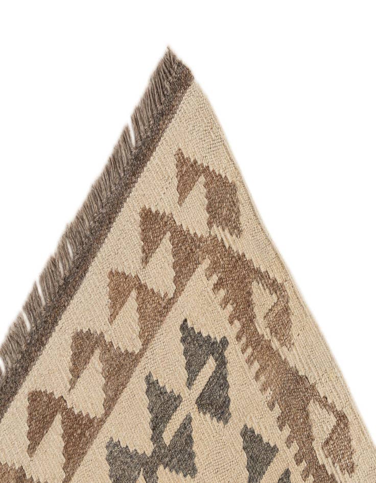 Detail image of 3' 5 x 5' 9  Hand Woven Kilim Maymana Wool Rug